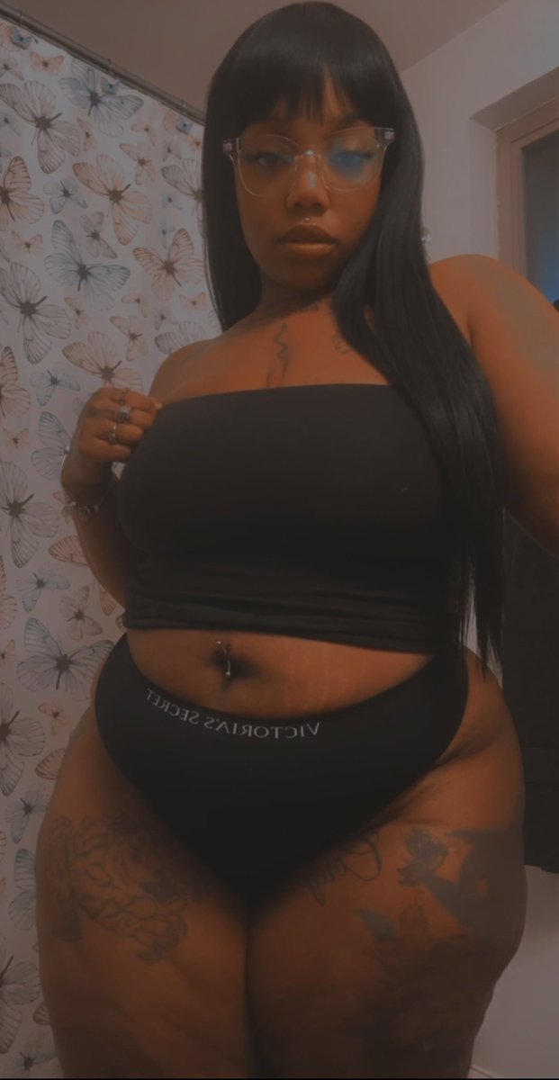 DraperDarla's tweet photo. Did somebody feed you today or do I have to 🖤 https://t.co/EIAXE1sAbg