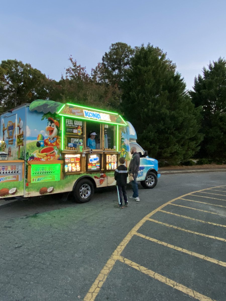 k2bowens's tweet photo. @Sunset_Park_CAS @RockHillSchools Movie Night was #RockSolid! It great seeing students and families Friday night after an amazing week!
#Engagingfamilies
#CelebratingLearning #Excellence #FederalPrograms https://t.co/TW5Tnh2kCc