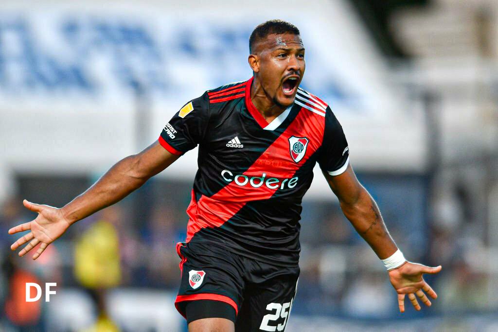 DatafutbolPR's tweet photo. 📊🇻🇪Salomón Rondón vs Gimnasia de La Plata, en solo 38' minutos jugados:

• 1 Gol
• 1 chance creada
• Pases precisos: [9/12]
• Duelos ganados: [3/4]
• Completó con éxito todos sus regates

#rondón #river #copadelaliga #venezuela #riverplate #SalomónRondón https://t.co/bZJGeLx9B1