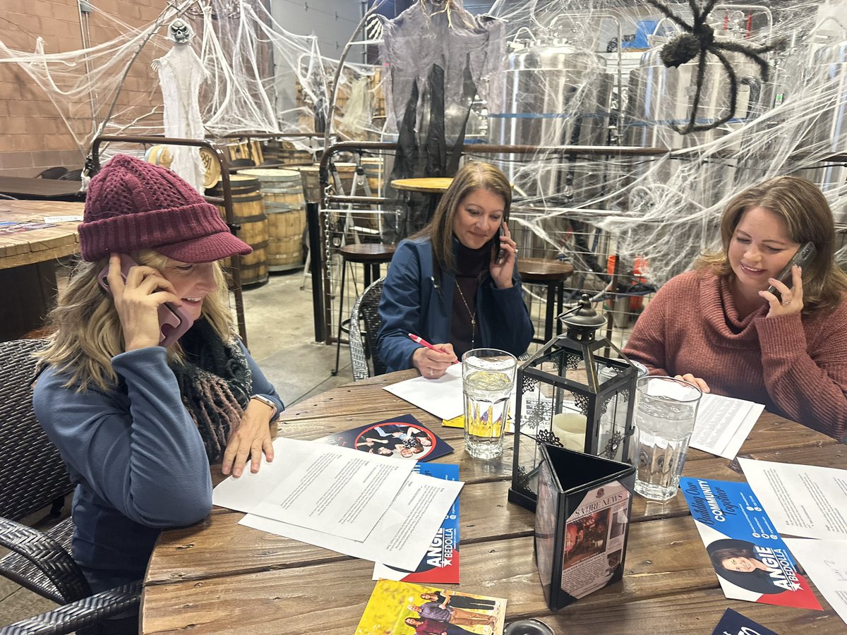 MayorJanKulmann's tweet photo. The election is just over a week away and we’re not stopping the momentum. Cold weather doesn’t keep us from talking to voters across #Thornton!

#ProudMayor
#reelectmayorjankulmann https://t.co/6NFrWQIi7h