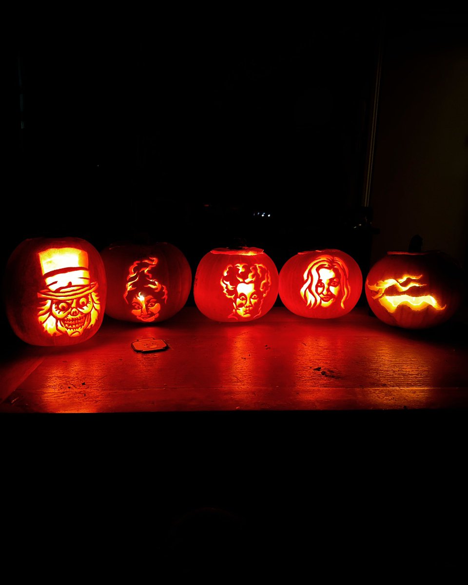 Sisteeeeeers. This years offering was abit Disney themed! #pumpkincarving
