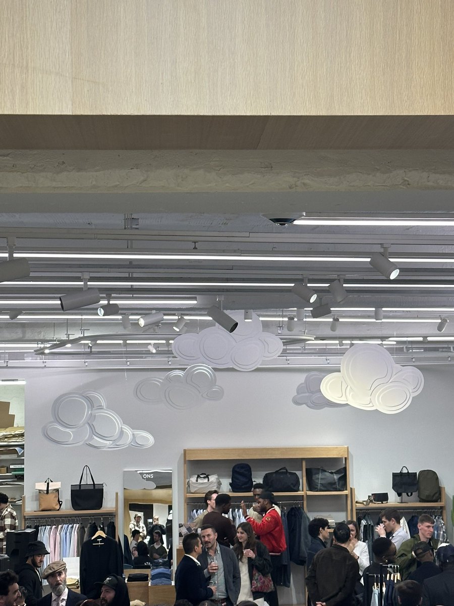 Lodom_up's tweet image. Personal and Clubhouse experiences are the way forward for brands and retailers alike. 

ONS captured me in my outfit the other night. A simple gift, that I might even frame! #fashion #retailexperience