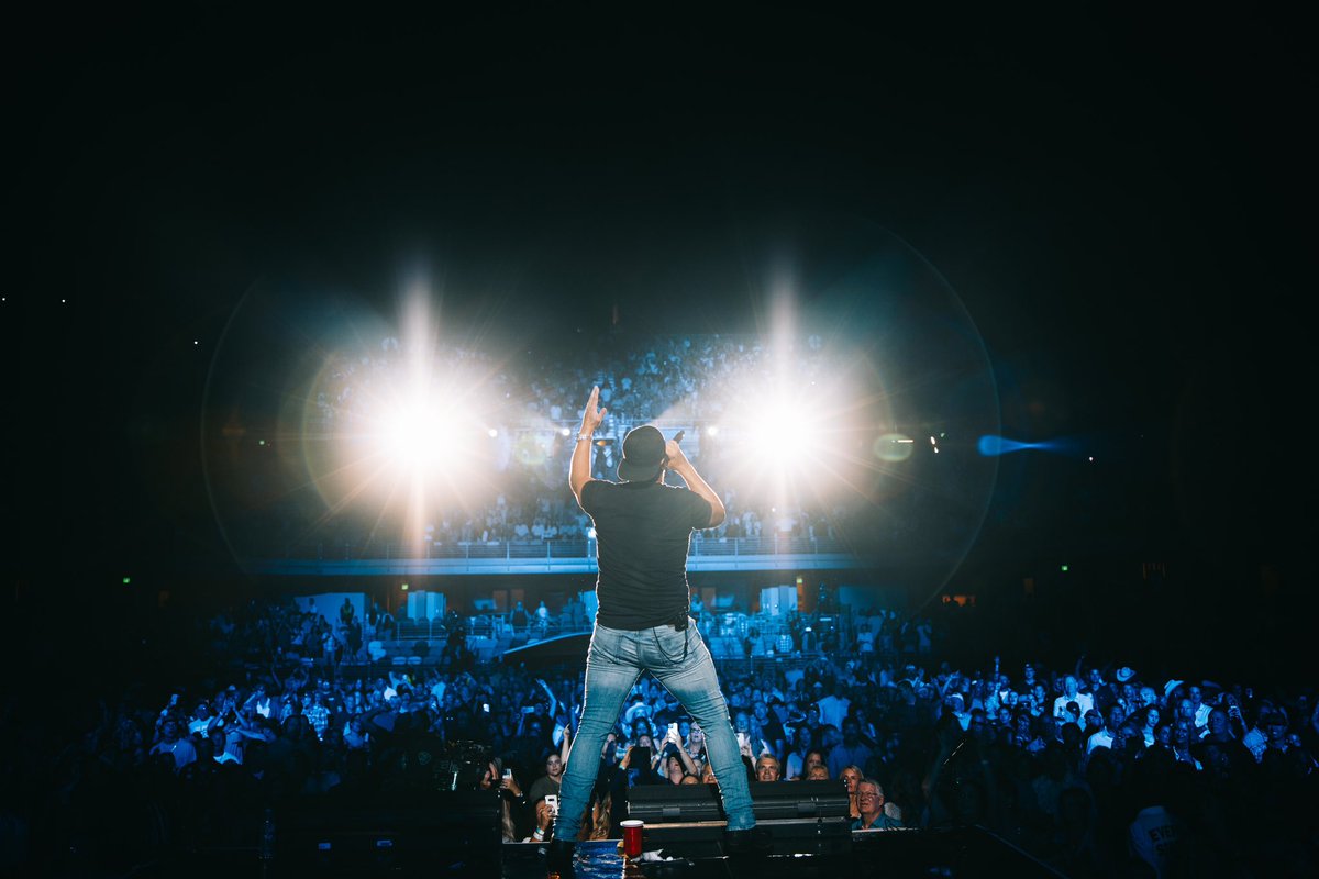 Charleston, y’all made me want to do this tour all over again. #CountryOnTour