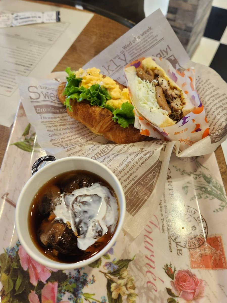 yokosolare's tweet photo. 昨年に続き2回目の来店☕
いっちゃん、妹さん、ごちそう様&お疲れ様でした(^o^)
軽食だと思って、マック食べて来ちゃったのは失敗🥹
3回目も期待してます👍
#壱カフェ
#うさ壱
#caferedmeteor https://t.co/qlOUsd1g7K