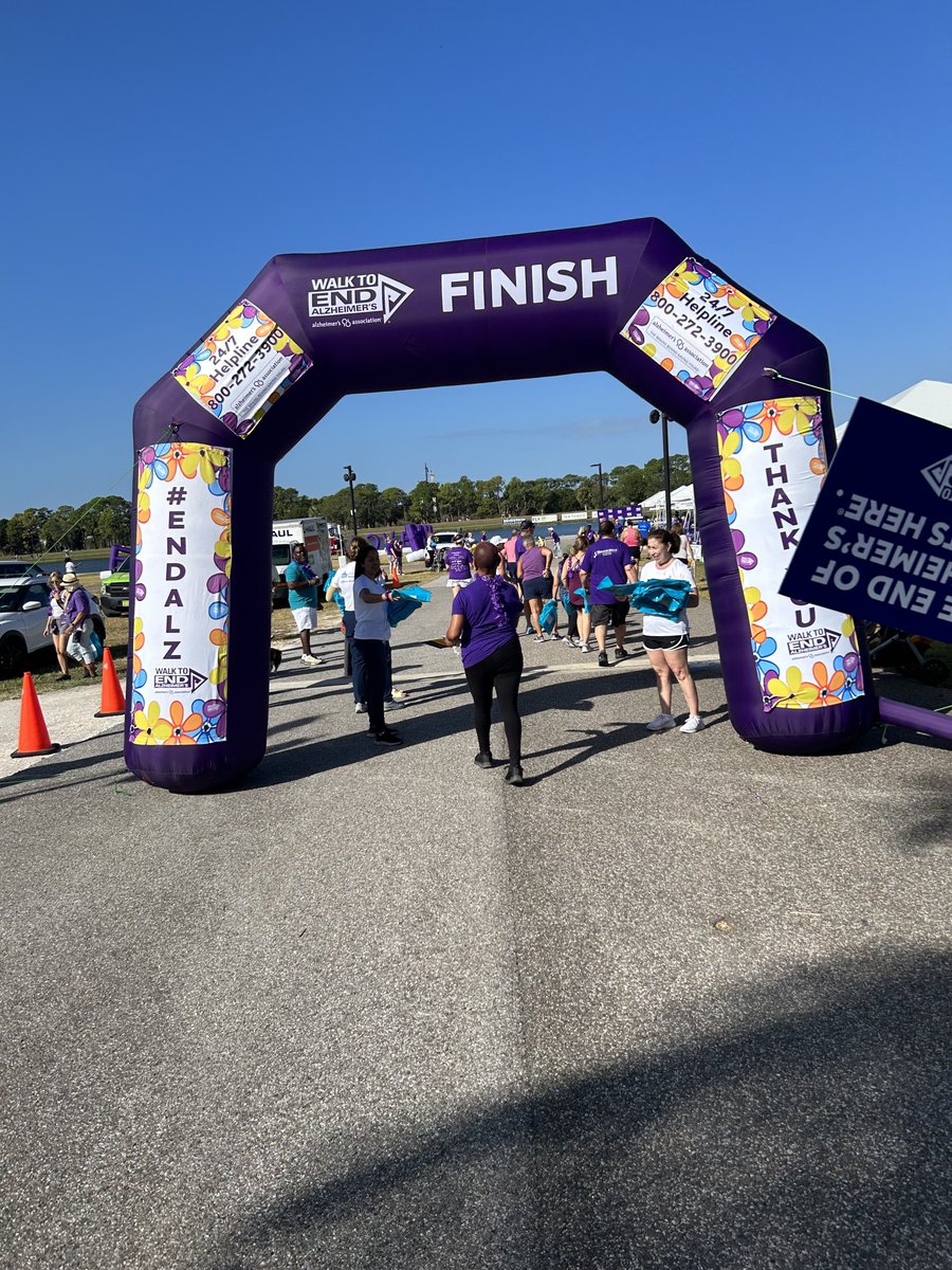 TdbrewsterTodd's tweet photo. It was another teary eyed day at the Walk to End Alzheimer’s - I guess it never goes away.. Thank you SOOO MUCH for all the donations and support!! The event was a huge success…#ENDALZ #ALZSUCKS https://t.co/YIZi6ppHvR
