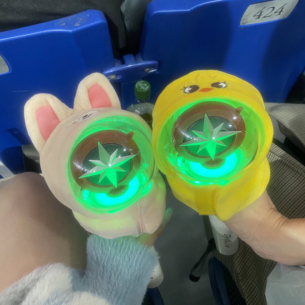 02I_N08_'s tweet photo. 私は、2020年の9月にSTAYになって、ハイステイとかのこと当時は知らなかったけど、色々過去の話を聞いて、悔しくなって必死に追いかけてきた。
オンコンとか、kingdomとか、自粛･復帰とか、MAMAとか、ワルツとか、ドムツとか、この3年でもたくさんのことがあって、ぜーんぶいい思い出🍀 https://t.co/oz5XB65daa