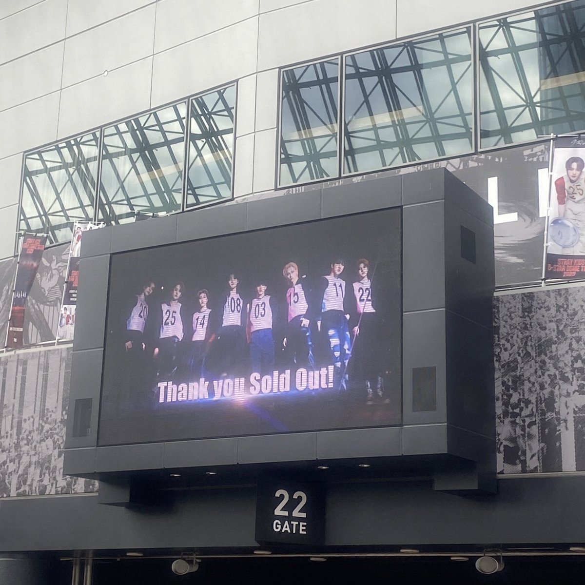 02I_N08_'s tweet photo. 私は、2020年の9月にSTAYになって、ハイステイとかのこと当時は知らなかったけど、色々過去の話を聞いて、悔しくなって必死に追いかけてきた。
オンコンとか、kingdomとか、自粛･復帰とか、MAMAとか、ワルツとか、ドムツとか、この3年でもたくさんのことがあって、ぜーんぶいい思い出🍀 https://t.co/oz5XB65daa
