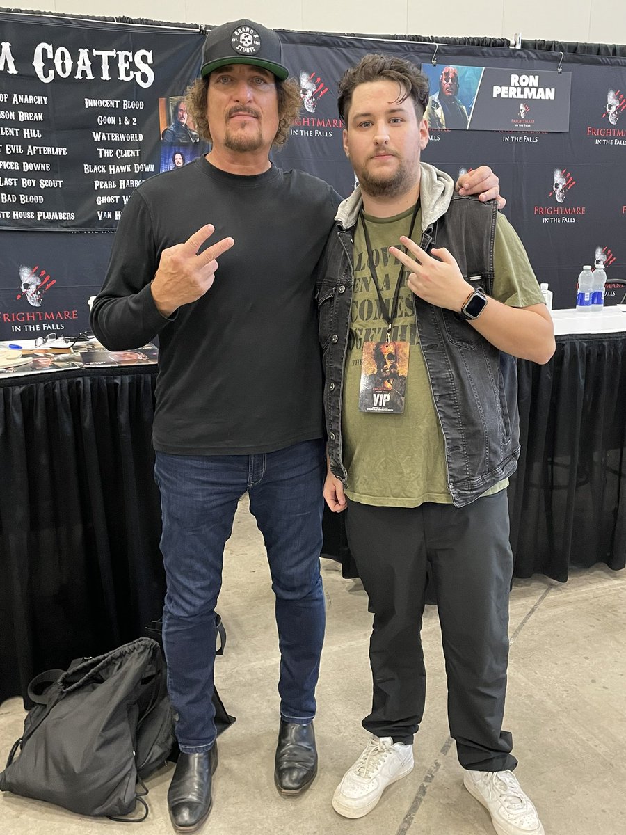 Sauve627's tweet photo. Meeting this absolute legend was an amazing experience this weekend. Can’t wait to cross paths with @KimFCoates again in the future. #SAMCAN #SAMFAM https://t.co/p77I0Xqidg