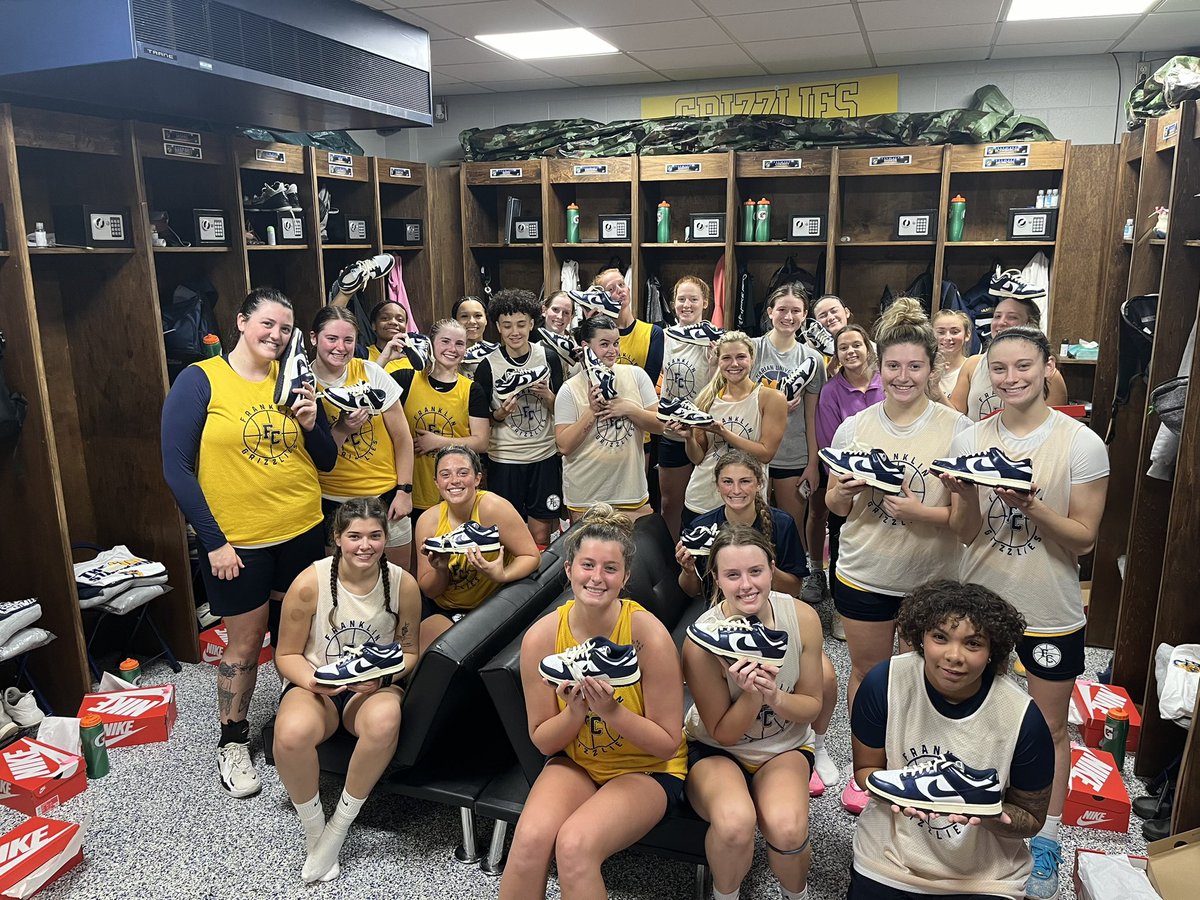 FCGriz_WBB's tweet photo. Just in time to head to Hinkle 🫶🏼 Thanks to my boys at @unheardofbrand https://t.co/Mog2nCAJ8k