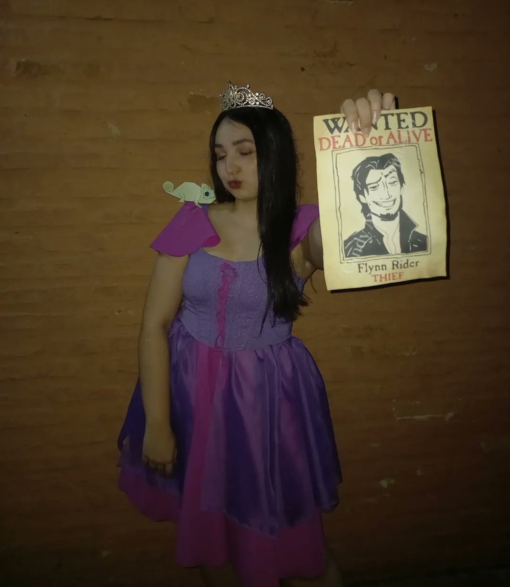 agussaguirre04's tweet image. Si alguien vio a Flynn, diganle que lo ando buscando🦎💜
#fdd #rapunzel