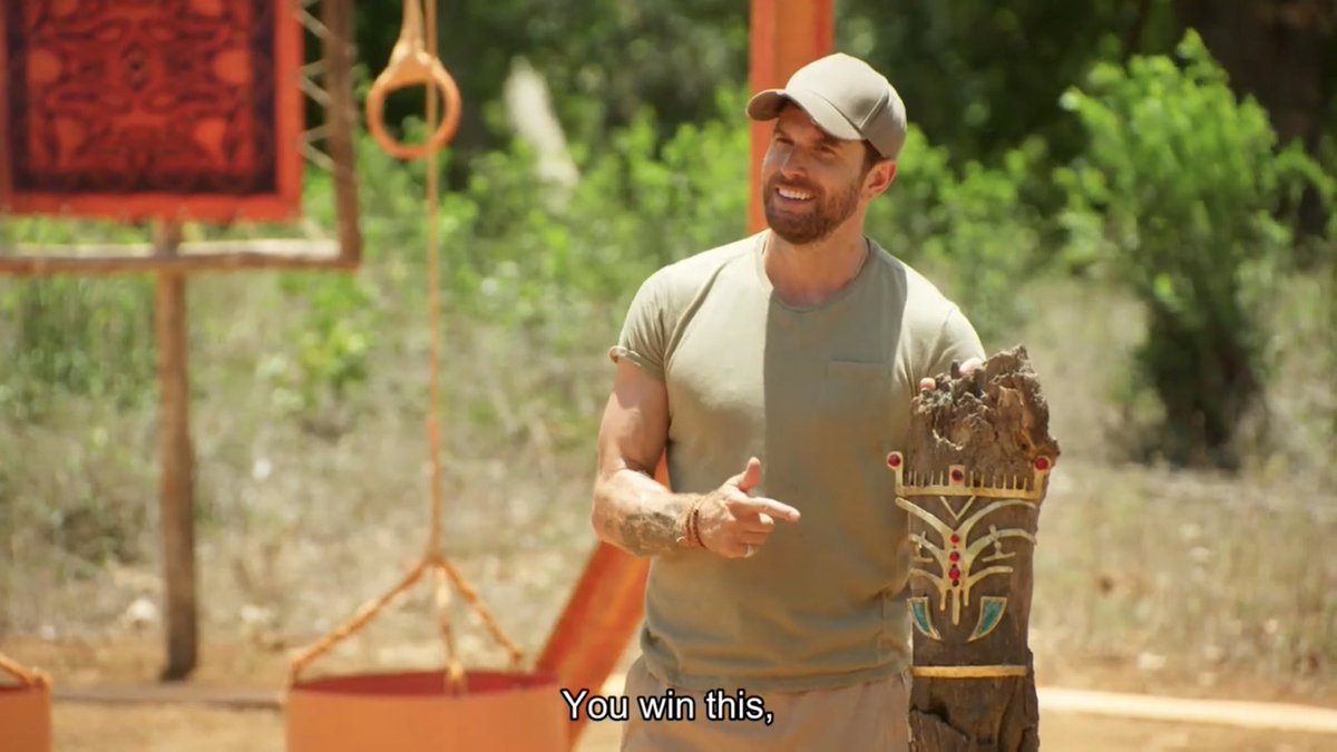 SurvivorRevived's tweet photo. The look says it all.
@LMCACardwell #SurvivorUK
#ItsAStick
ππ₯π§‘ https://t.co/ZwKJ23ufyi