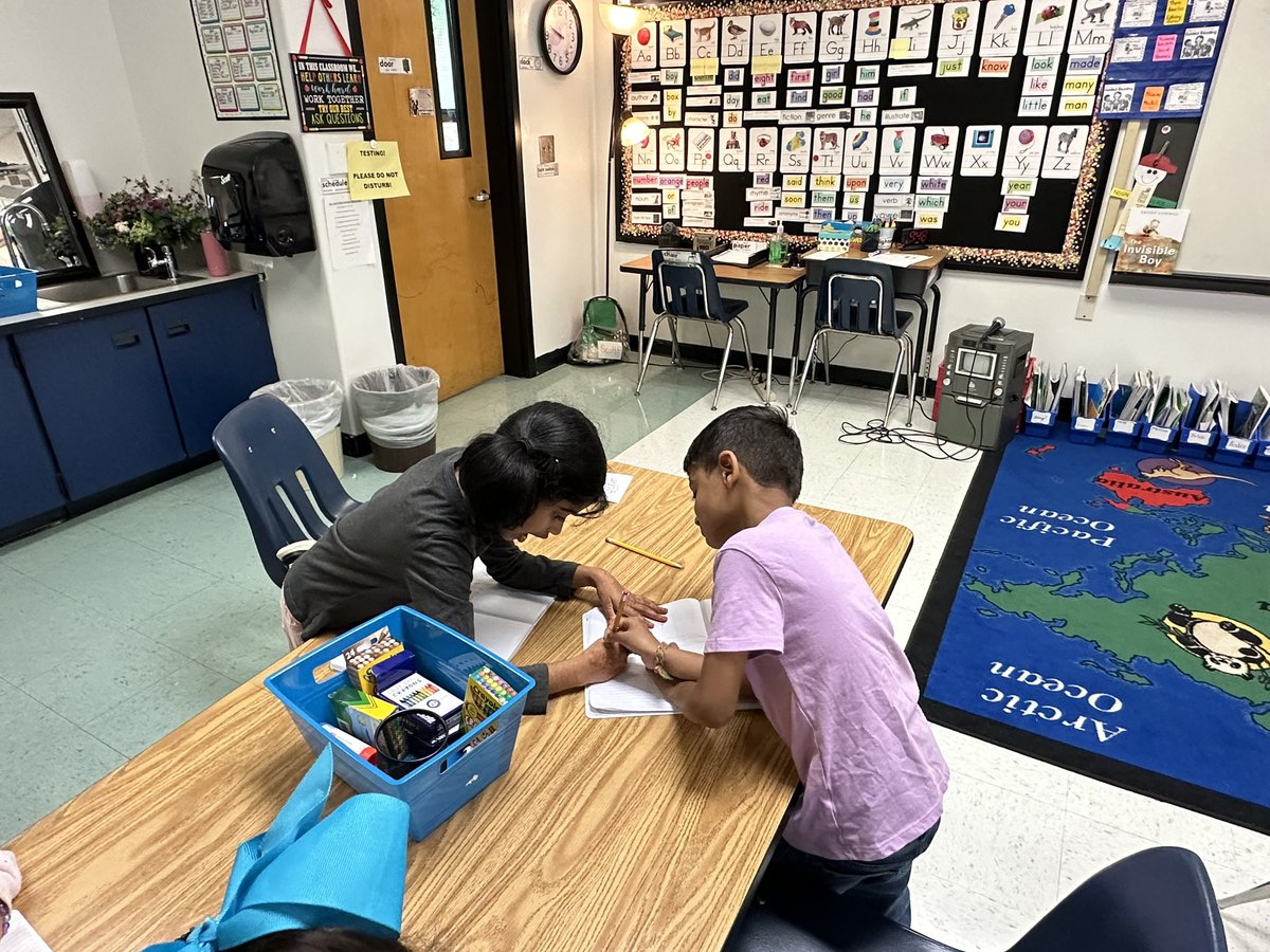 MrsScottWBMS's tweet photo. Students helping students! 😍
@ManningOaksFCS @nikkoleflowers1 @pwright1717 https://t.co/fNh8rzmlan