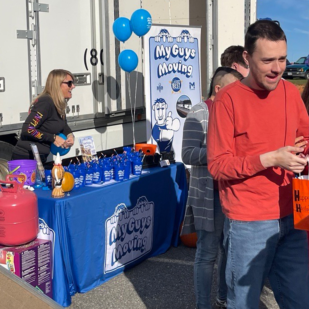 MGMovingService's tweet photo. 🎃🍬 Our Lynchburg team celebrating at Harmony Day Support's Trunk or Treat event. The creativity, treats, volunteers, and sense of community was amazing! Looking forward to future celebrations together. Happy Halloween! 🎃🍬👻

#HappyHalloween #Community #TrunkorTreat https://t.co/aI2mfFEReQ