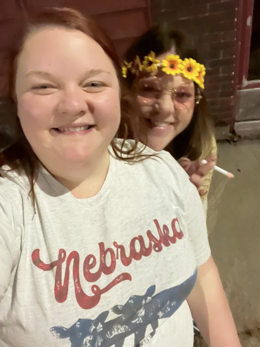 50countyneb's tweet photo. Drunk girl Fall is out vibe this year clearly https://t.co/kGtHB8JhOG