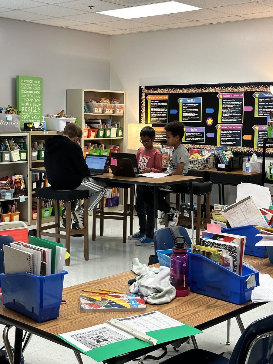 MrsScottWBMS's tweet photo. Peer conferencing on personal narratives. @ManningOaksFCS @nikkoleflowers1 @pwright1717 https://t.co/jBBpizUZBc