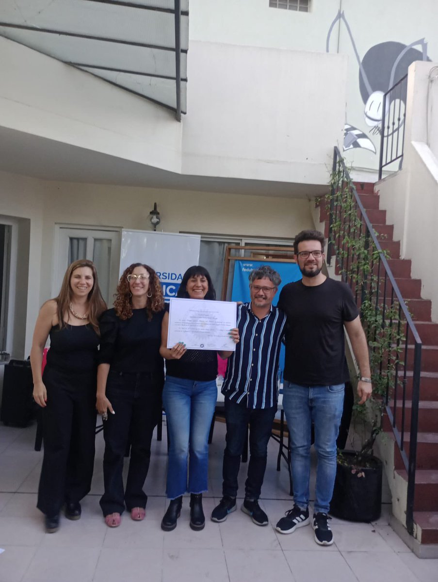 julietacalmels's tweet photo. 🎓Estuvimos acompañando el egreso y la entrega de certificados de la diplomatura en salud mental y derechos humanos de la @UNPAZ_Oficial , @EnclavesAC y @feduba . Me acompañaron Carlorina Caldevo , @AdelquiDelDo y Pablo Perazzi. https://t.co/bQ93qcSXyM