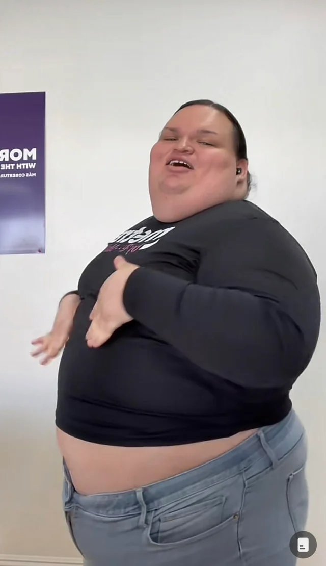 LBCGB6900INU's tweet photo. @Cobratate Really you gonna fuck this fat ass at 100k bro? you fool https://t.co/vjK4j1SGoo