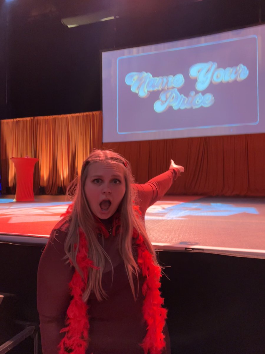raelynbarlow's tweet photo. let the show begin houston #NYPLive https://t.co/Qa3r4qMo2A