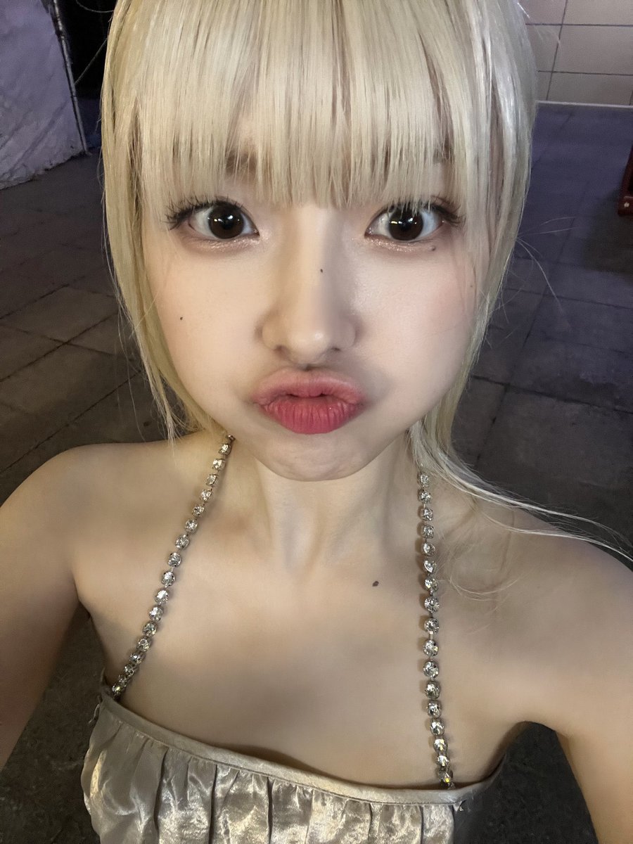 mvstheo's tweet photo. I just can't get enough of those chubby cheeks! They're so soft and squishy, I could pinch them all day. 😚🤏🏻 https://t.co/AcaiCLPRVZ