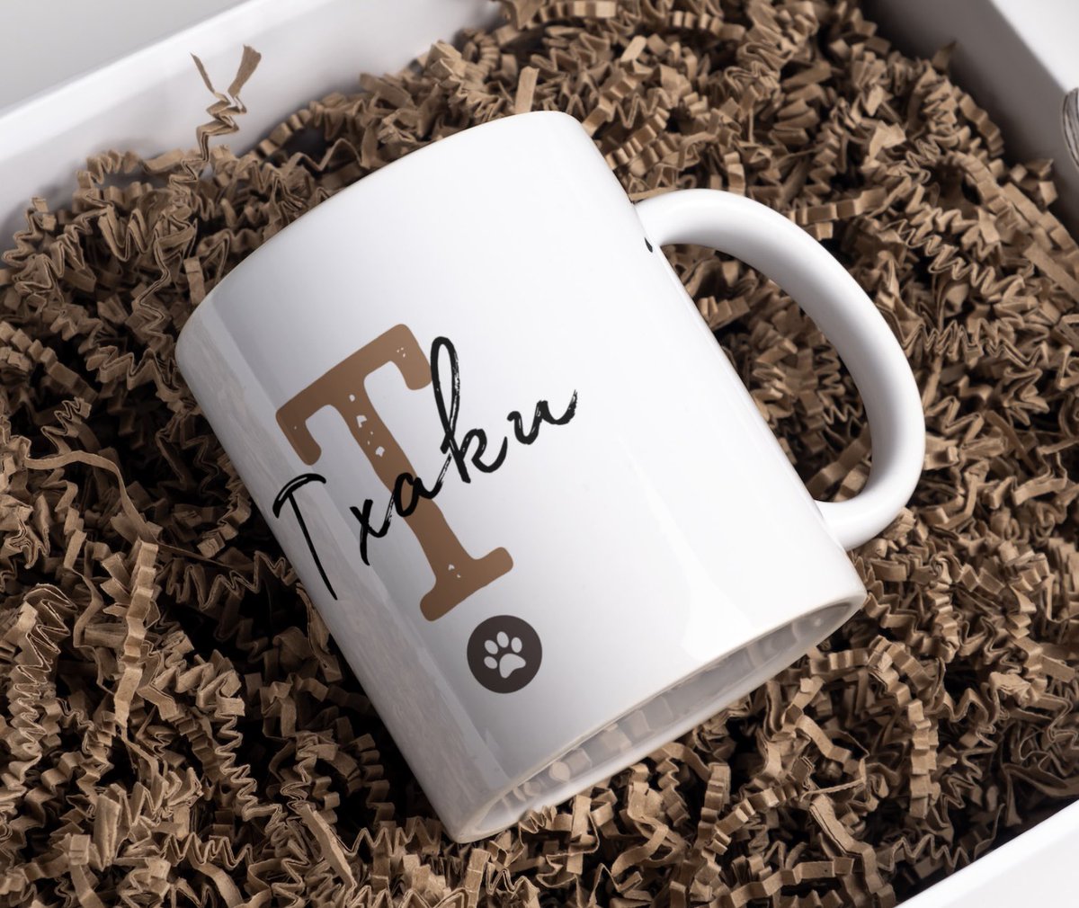 Hola <a href="/juliancamposes/">Julián Campos</a> ! Me he permitido el lujo de ilustrar y crear una taza con tu fiel compañero Txaku! 🐶 Espero que te guste. Saludos desde Sevilla 😉