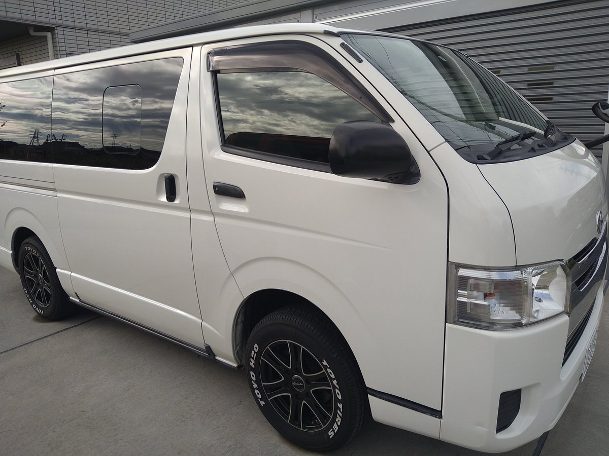 rmz_namex's tweet photo. 紆余曲折ありましたが……新トランポ納車されました。
最初は予算的に諦めていたのですが、安定のハイエース!
無理な予算で希望以上の出物を見つけて頂いたhttps://t.co/yaG0myQZk2さんには感謝しかありません、有難う御座います!🙇
#仙台
#GTAUTO
#トランポ
#ハイエース https://t.co/zA87w7EE9E