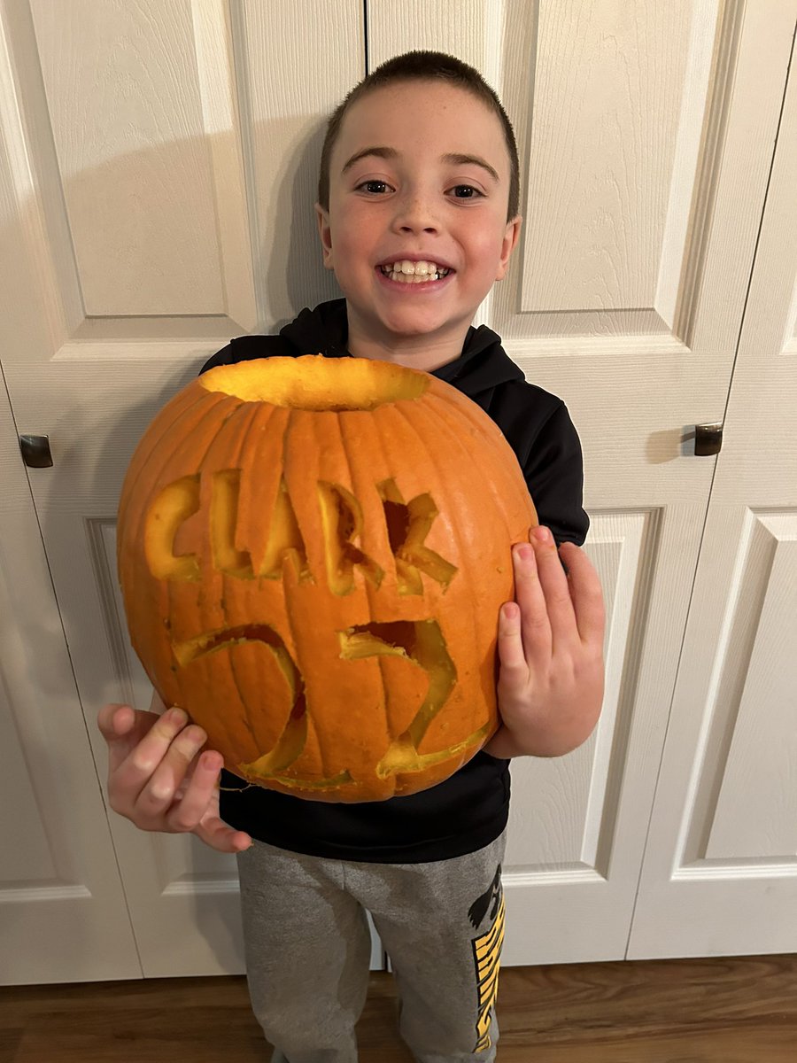 mrsmaher4's tweet photo. Happy Halloween from our house to yours! https://t.co/UFaRS2WDl7
