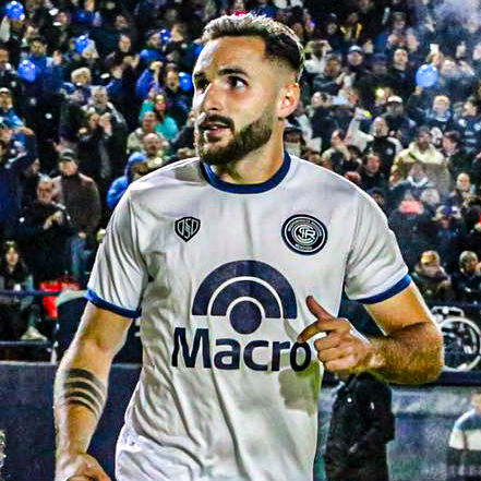 🌟🔵 La final de Juan Manuel Elordi la tienen que enseñar en TODAS las escuelas de fútbol del país.

Lejos, el mejor lateral izquierdo del torneo.

Merecido presente. 🏆