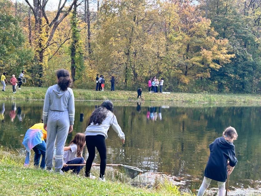 SchoolComputer's tweet photo. CS 6th graders outside the classroom https://t.co/rtsGFfMZvi
