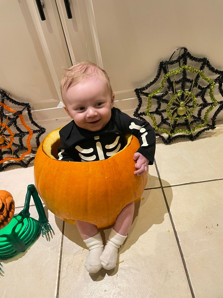 zee2787's tweet photo. Happy Halloween Everyone https://t.co/NBnc5UtDpA