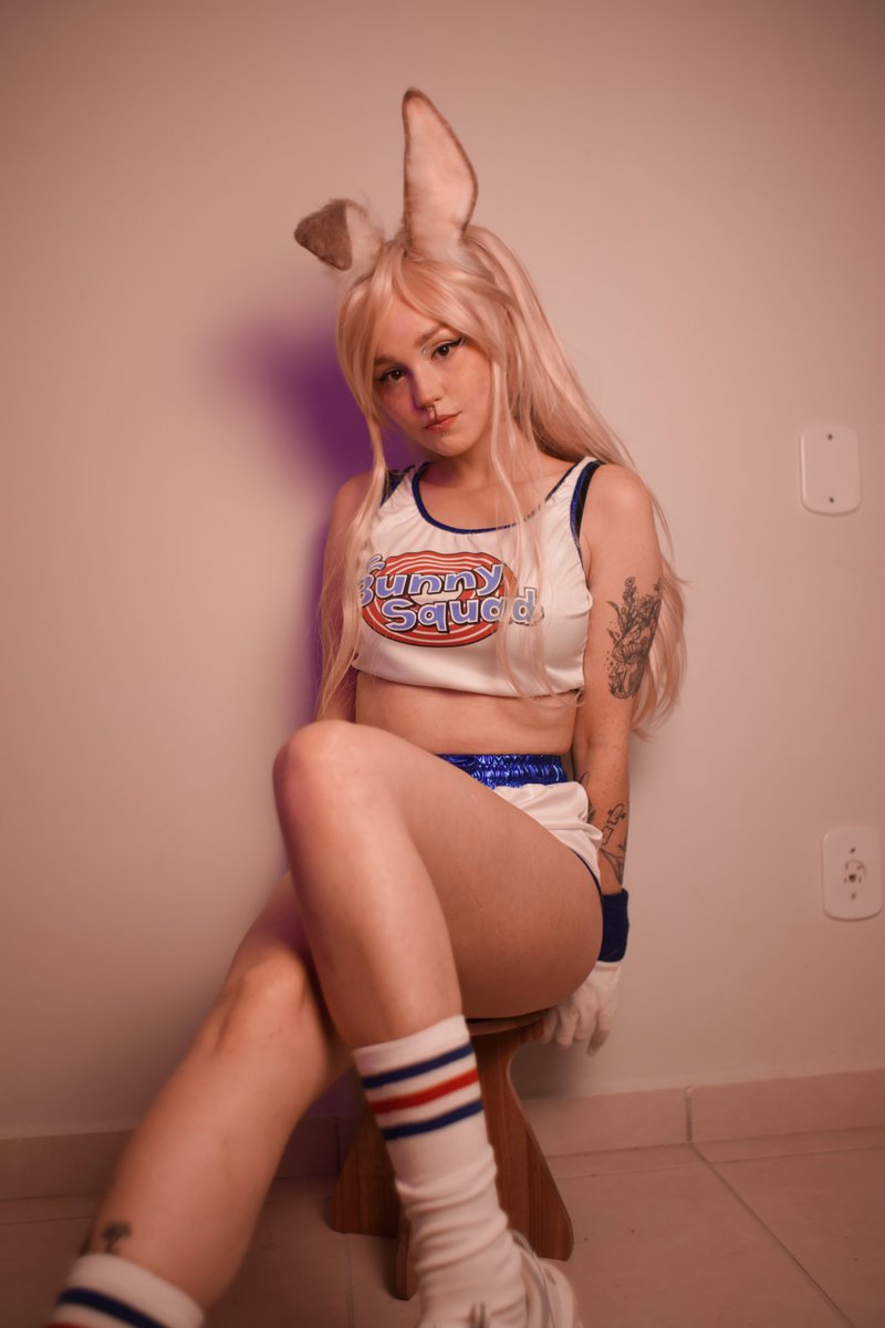 fravineas's tweet photo. to editando esse ensaio aqui q vou postar na vips to gostano muito aiai q coceira pra volta a ser cosplayer https://t.co/rP0aUHJPVI