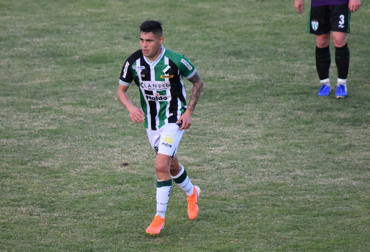 NicoFernandezBB's tweet photo. #Olimpo y #VillaMitre son dos grandes animadores del #FederalA. Lo son este año y también lo fueron en 2022. Un ejemplo es el de sus jugadores que subieron de categoría: #Ham, ex aurinegro, y #Distaulo y #Elordi, ex tricolores, acaban de ascender a Primera con Indep'te Rivadavia https://t.co/kYuofWvE3M