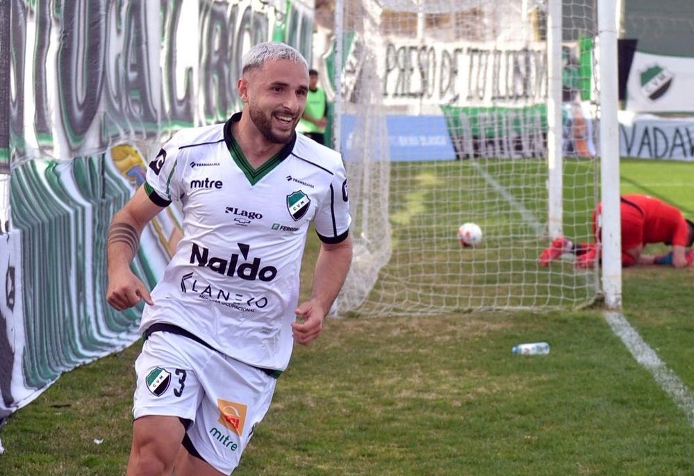 NicoFernandezBB's tweet photo. #Olimpo y #VillaMitre son dos grandes animadores del #FederalA. Lo son este año y también lo fueron en 2022. Un ejemplo es el de sus jugadores que subieron de categoría: #Ham, ex aurinegro, y #Distaulo y #Elordi, ex tricolores, acaban de ascender a Primera con Indep'te Rivadavia https://t.co/kYuofWvE3M