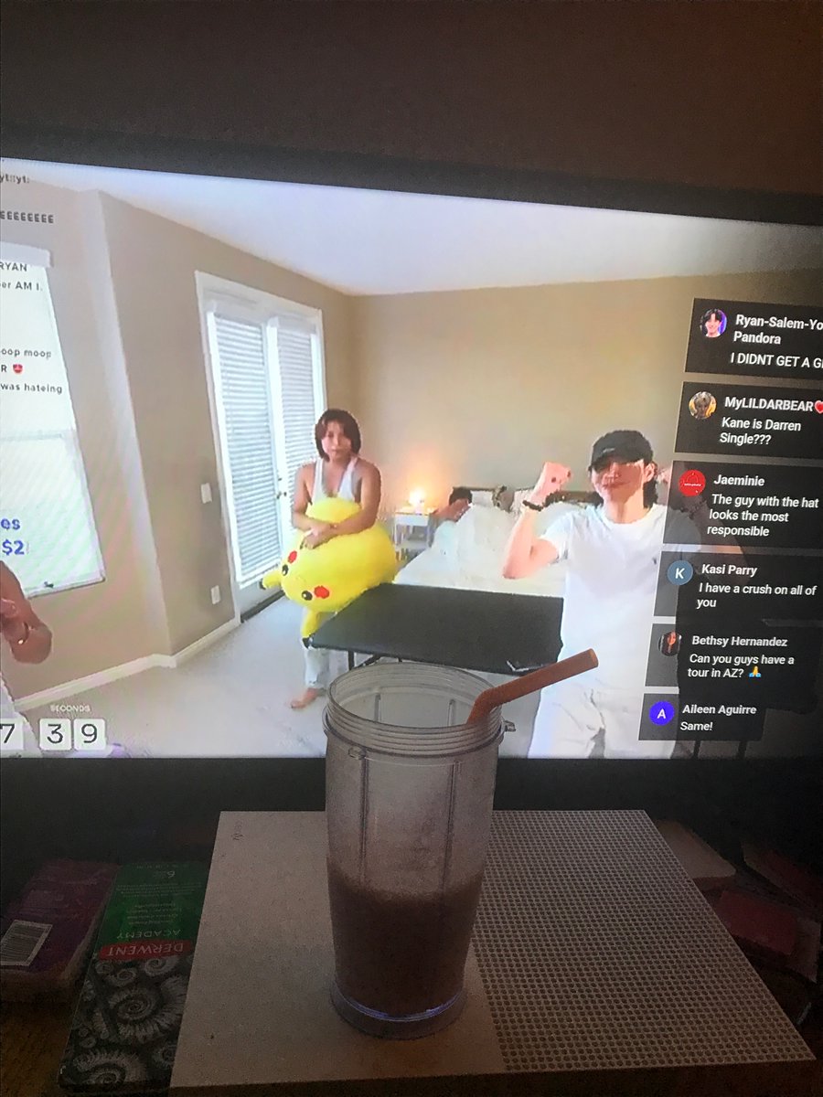 brookconne84577's tweet photo. Late night smoothie hitting hard but what even better is watching my boys to! @jahver @NorthStarBoys7 @KaneRatan @Macalinoregie23 @ImSebastianMoy @themanagerty @DarrenLiang12 https://t.co/BIoqMwTMd9