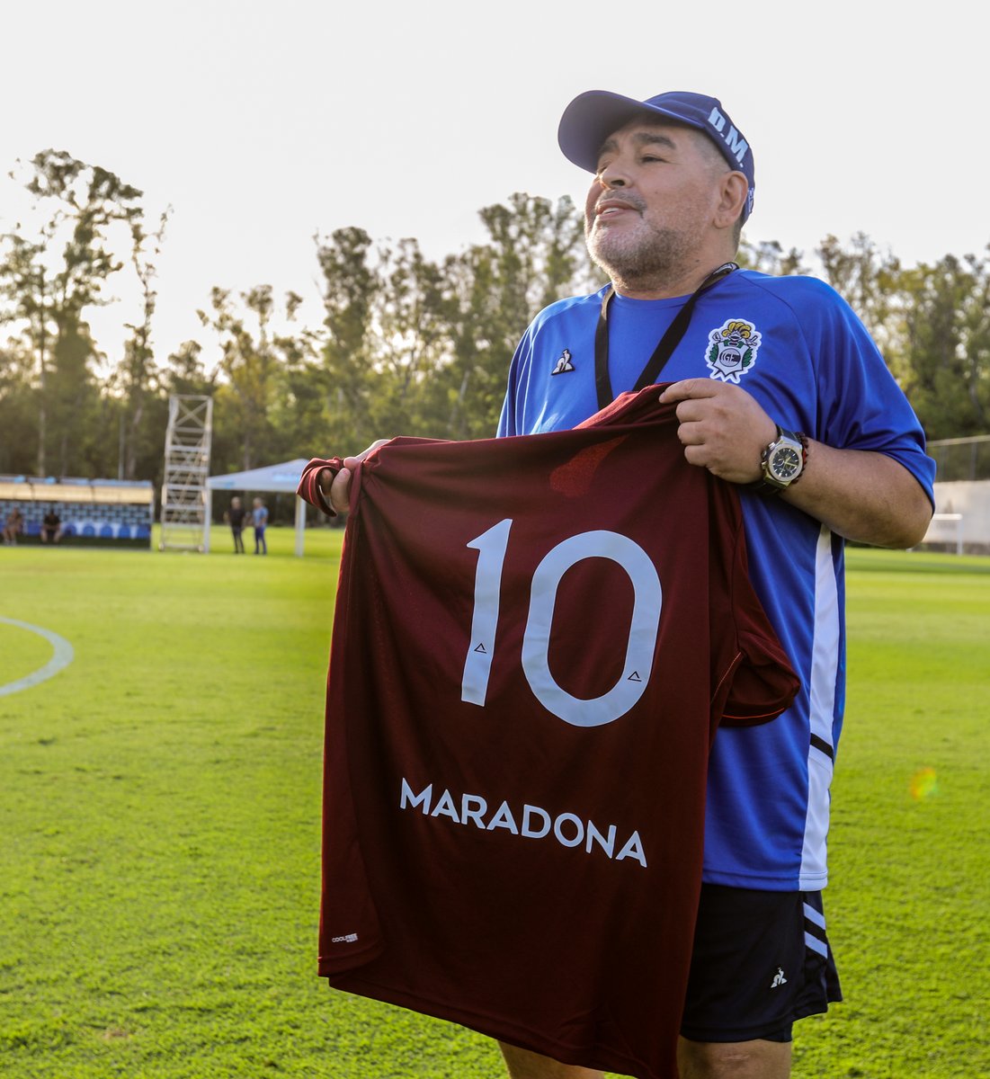 🔙 30 de octubre de 1960

Naciste en Lanús. Brillás en la eternidad. Te amamos para siempre.

DIEGO ARMANDO MARADONA 🔟♾