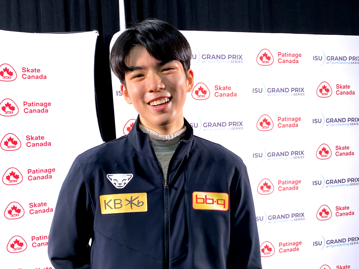 goldenskate's tweet photo. Junhwan Cha 🇰🇷 reflects on Skate Canada
▶️ https://t.co/jnLCwzjcxB
The 2023 World 🥈also talks about his new programs, working with Shae-Lynn Bourne, clarifies his coaching situation, and his gratitude to his fans. 💛 
#차준환 #JunhwanCha #FigureSkating #GPFigure #SkateCanada https://t.co/ZIC5jEfd7Z