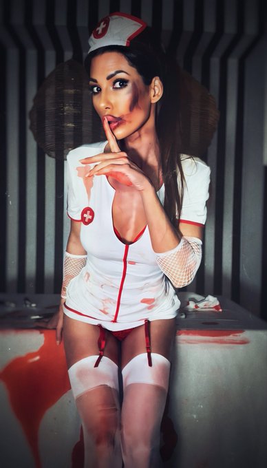 &iquest;TRUCO O TRATO? 🎃 👻 Rt 🖤🖤🖤 #Halloween #nurse #roleplaying https://t.co/G0CZdaYfzQ<a href="/tag/halloween"class="tags">#Halloween</a><a href="/tag/nurse"class="tags">#nurse</a><a href="/tag/roleplaying"class="tags">#roleplaying</a>