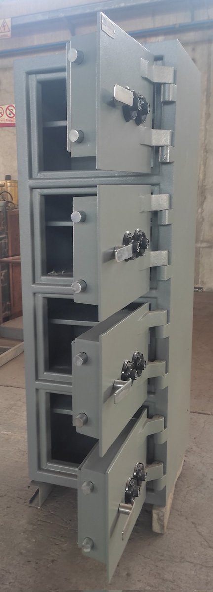 coredesca's tweet photo. #lockers de alta #Seguridad con lámina de pared de 3 mm y puerta de 6 mm con pasadores de 1"  cada puerta
Contamos con varios modelos y soluciones para diferentes mercados. Si desea almacenar mercancía para evitar que sea hurtada, incluso #materia #Prima podemos asesorarle. https://t.co/Sma2ak5eqM