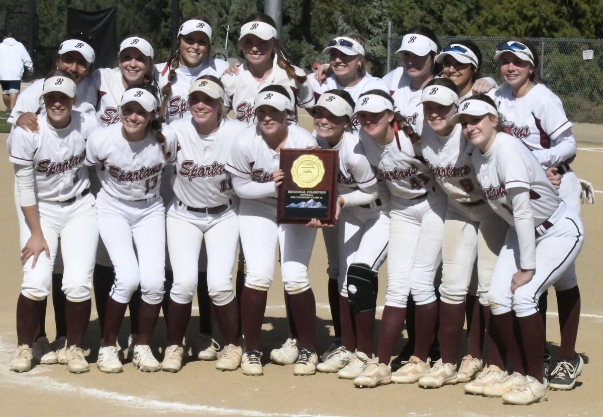 NateWright979's tweet photo. @Spartans_BHS this fall (So far):
🥎 Regional Champions
🏃State Runner-Up
🏈 League Champions 
@TSDAthleticsR2J #copreps https://t.co/D7wpZi2dfc