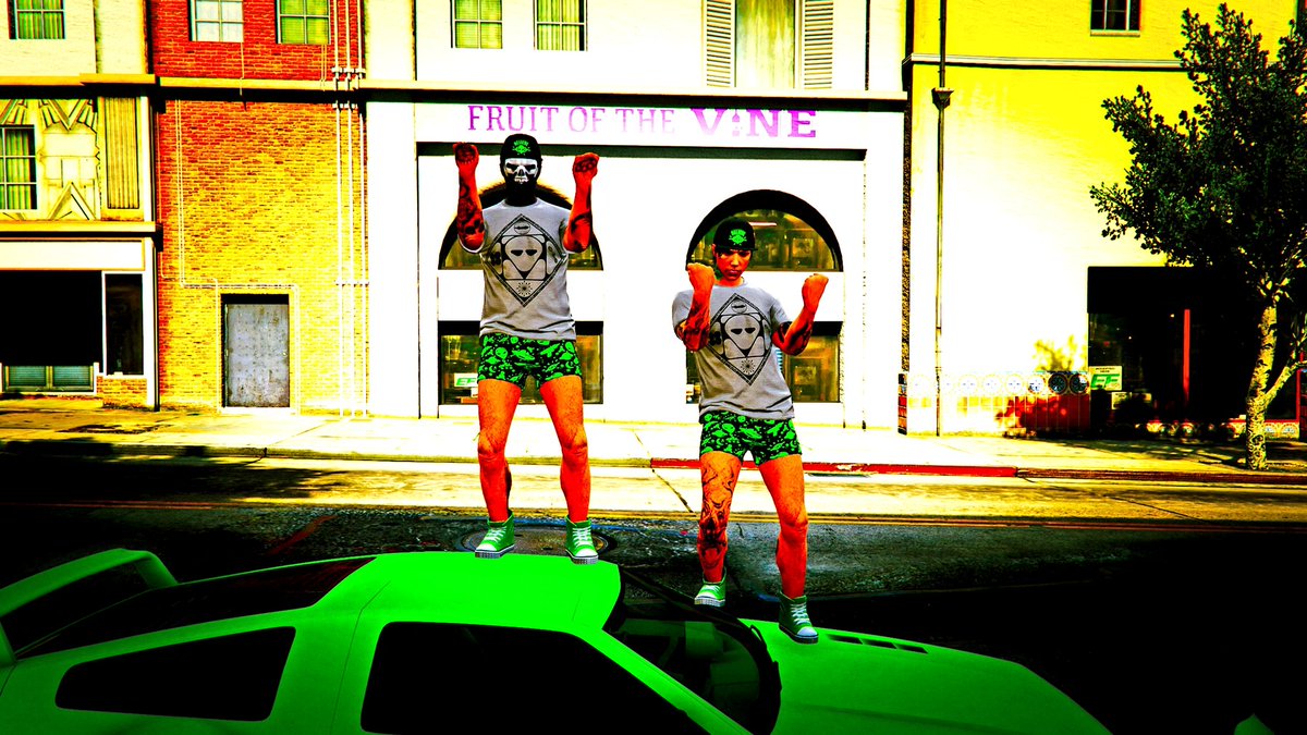TheMoneyAnimal's tweet photo. Halloween in gta online with @moegamerztv https://t.co/8eRa9hbK7g