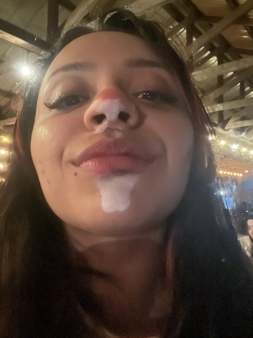 Just got kissed by this cute clown girl on this hayride omg wtf https://t.co/IEReEeqOhl<a href="/tag/fridaythe13th"class="tags"><span>#fridaythe13th</span></a><a href="/tag/jasonvoorhees"class="tags"><span>#jasonvoorhees</span></a>