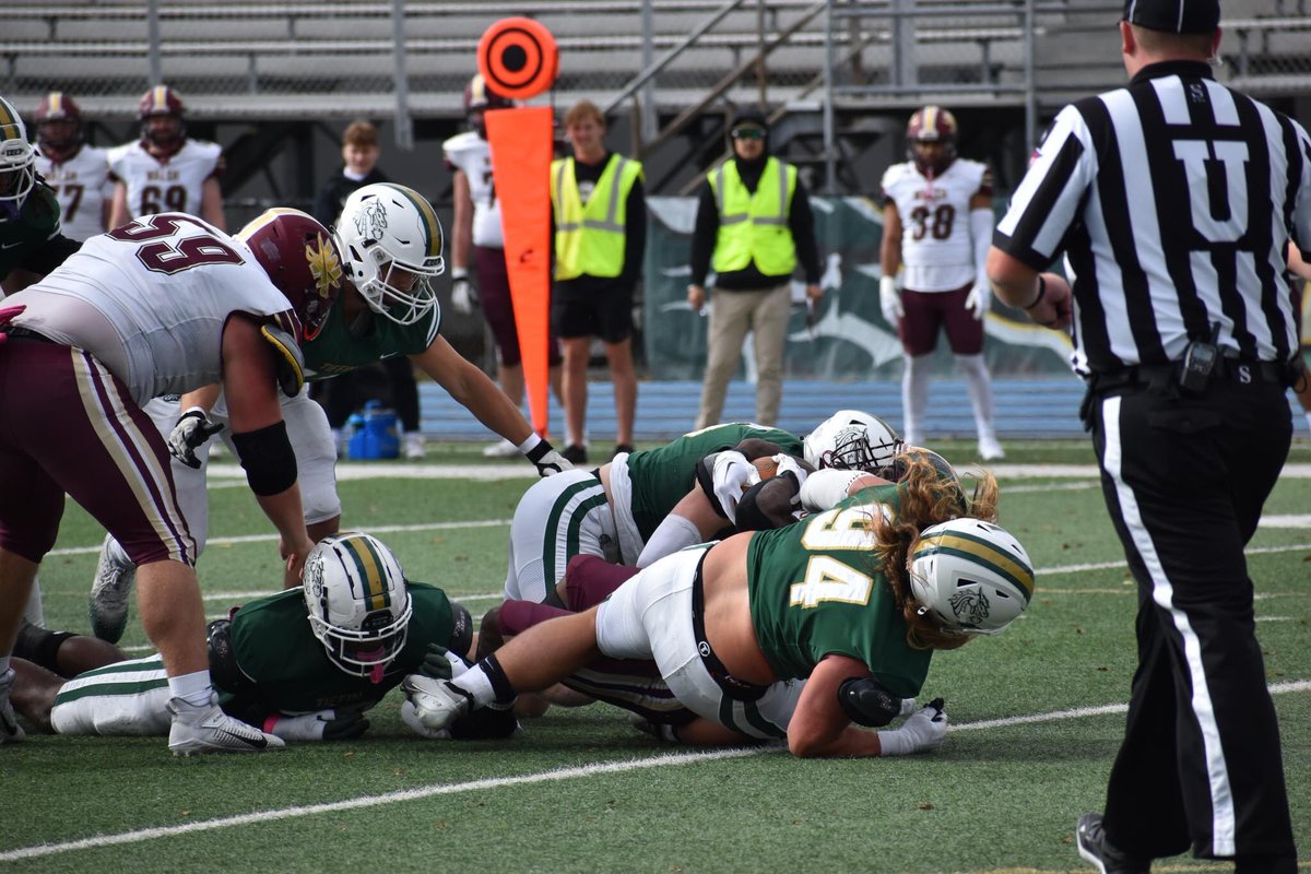 JoshuaMorgret's tweet image. Loved this tackle sequence by Tiffin’s Radical Rothermel (@rrothermel04) in yesterday’s win over Walsh. Part 1/2.