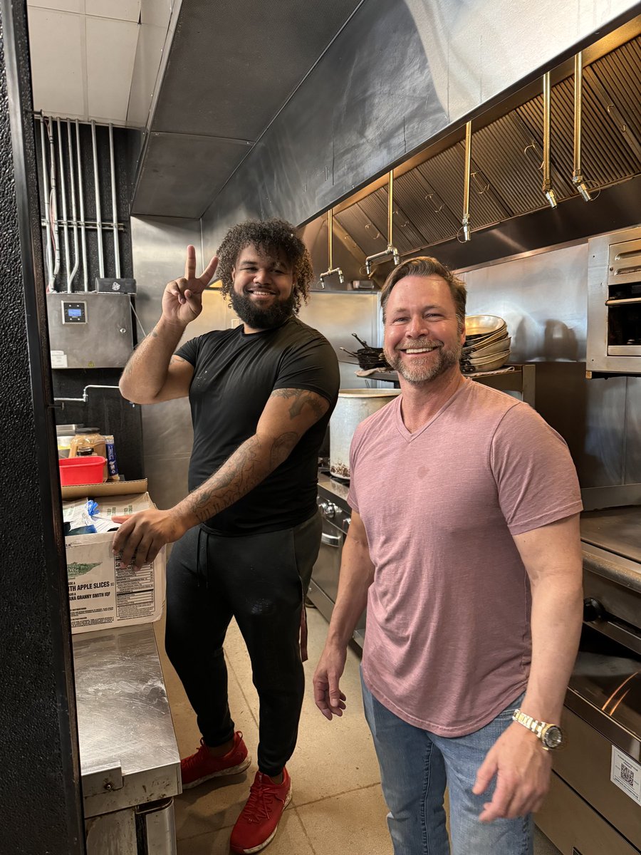 UtahFosterCare's tweet photo. Another connecting and fun Foster Family Sunday Supper in the books! Huge thank you to @nicholasandco @EntrataSoftware @NickFord55 @FanoSpencer and everyone who made this possible! https://t.co/HENtv5VQ9T