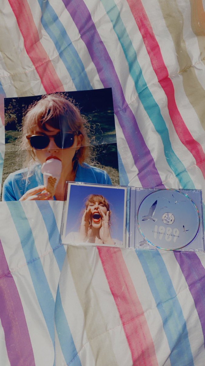 HeyyHeather's tweet photo. So happy that we now have #1989TaylorsVersion from @taylorswift13 Plus the vault tracks! It’s such an amazing album. 😊💙 @taylornation13 #ItsANewSoundtrack #TaylorSwift #TaylorsVersion https://t.co/JgLvo2sWBe