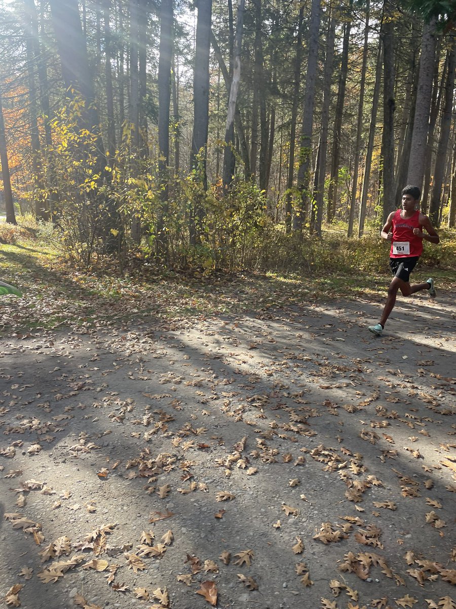 GuildBoysRun's tweet photo. GXC Boys teams ran with determination this past Saturday!

💥Suburban Council Championships💥

2nd place 🥈 Varsity tesm
2nd place 🥈 JV team
4th place 🙌 Freshmen team

(Varsity 2nd to Saratoga with loss only 4 points!) https://t.co/9LZArfc5Yy