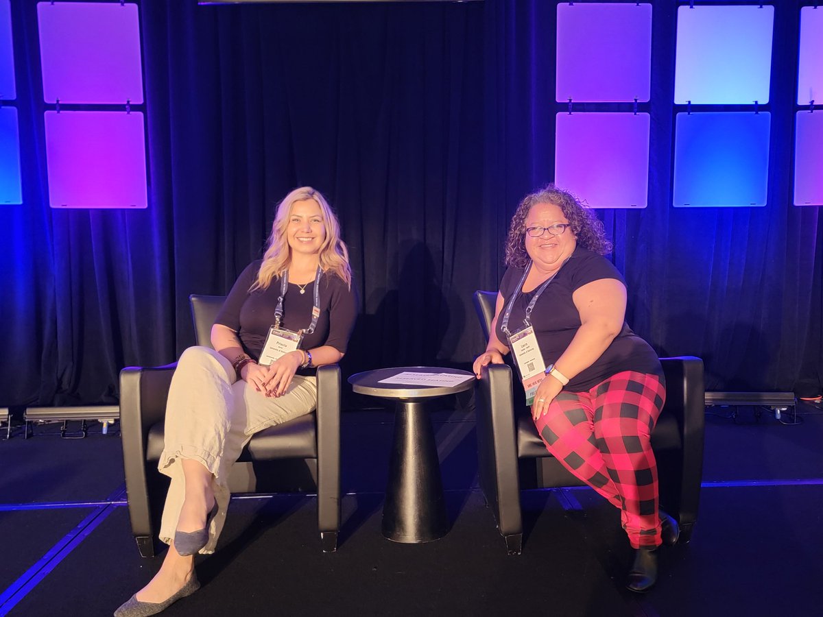 LauraE_R's tweet photo. Love getting my nerd on with @DrGriseOwens @DrMindyBE @Norrisp01 at @CSocialWorkEd #APM23 https://t.co/bR5B1XB9ej