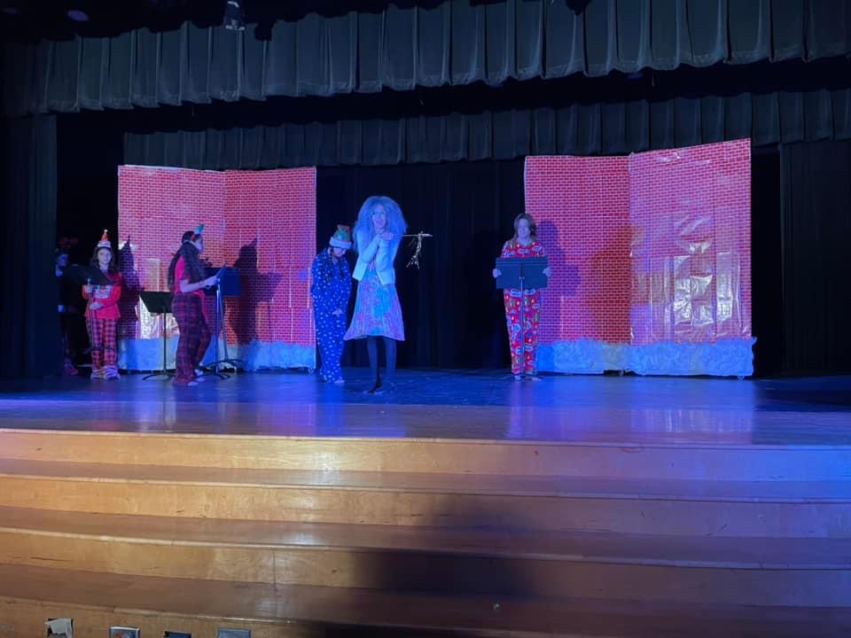 MsCabral1's tweet photo. Great work Thespian Hawks! Fall Show was a success! @NEISDFineArts @harrishawks https://t.co/hdOe1CjE8M