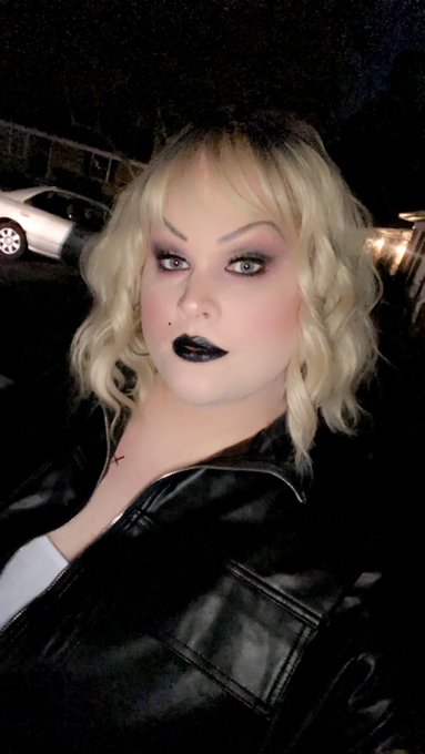 More Halloween pics 🎃 https://t.co/CqEygfS0S7