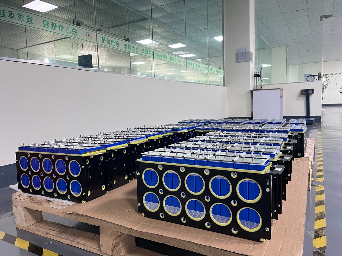 ECE_energy's tweet photo. What a monday ~
"Monday" ,in chinese pronounciation is "Mang de "means "busy"in english .
#monday #lithiumbatterypacks #lifepo4battery #lifepo4batteries #batterymanufacturer https://t.co/W6I9FMp5ZV