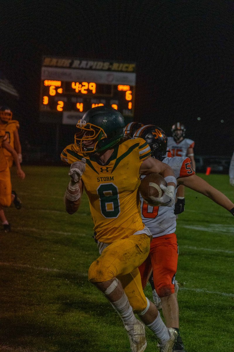 SHAUN_WALRATH's tweet photo. Career Stats:

238 Attempts
1360 Rushing Yards
15 Rushing Touchdowns
34 Catches
511 Receiving Yards
2 Touchdowns 
367 Return Yards
2256 All Purpose Yards
18 Total Touchdowns https://t.co/91spo9d6xO