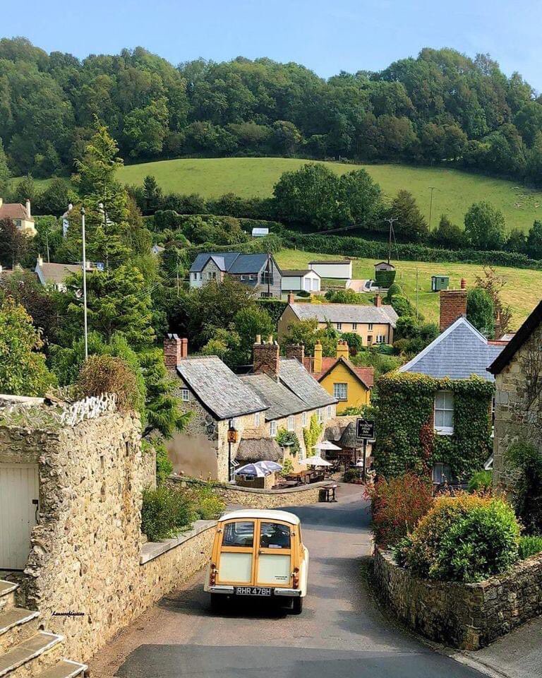collapsed24's tweet photo. Branscombe, England 🏴󠁧󠁢󠁥󠁮󠁧󠁿 https://t.co/EJV6HYCgwU
